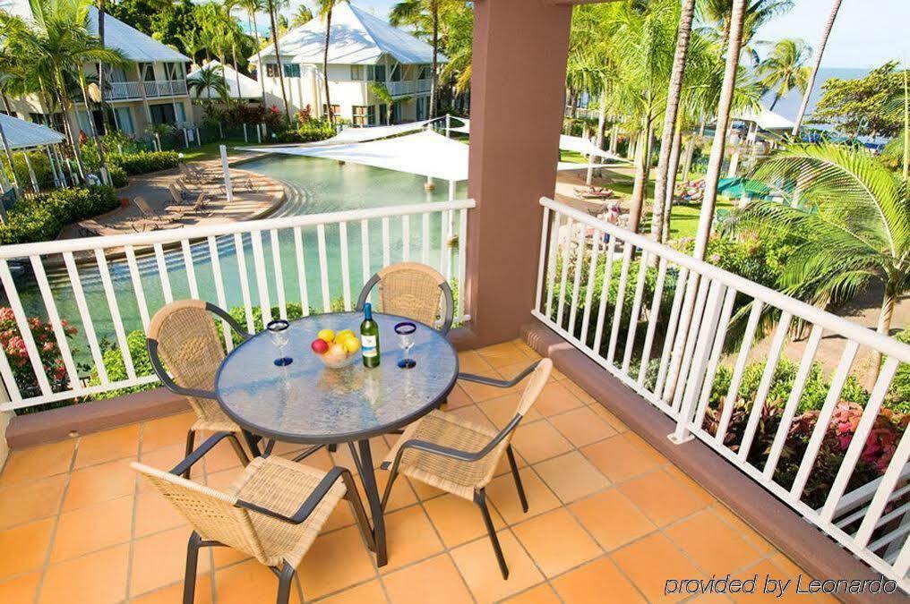 Coral Sands Beachfront Resort Trinity Beach Exterior photo